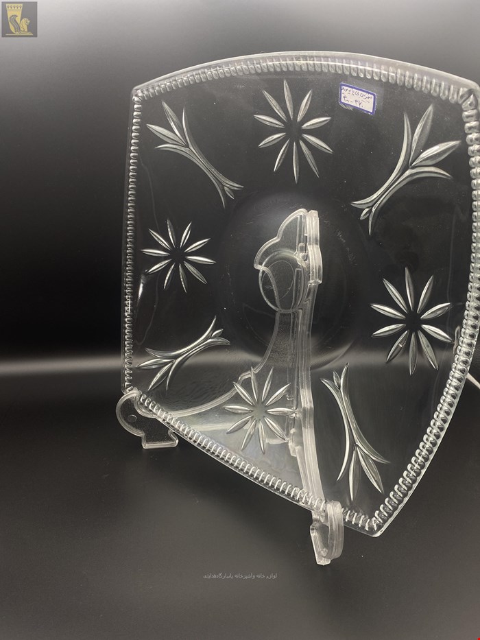 شیرینی خوری بی پایه مونالیزا